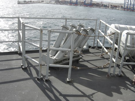 Otra vista del lanzaseñuelos de babor de la F-81 (Gorka L Martínez Mezo)