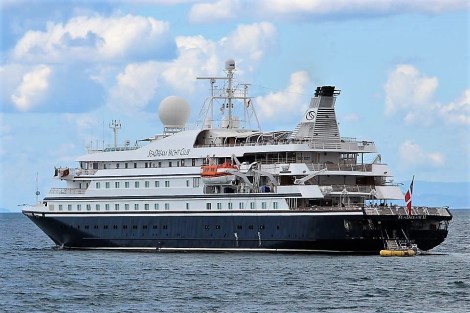 Cruiser SeaDreams II Puerto Banús (2)