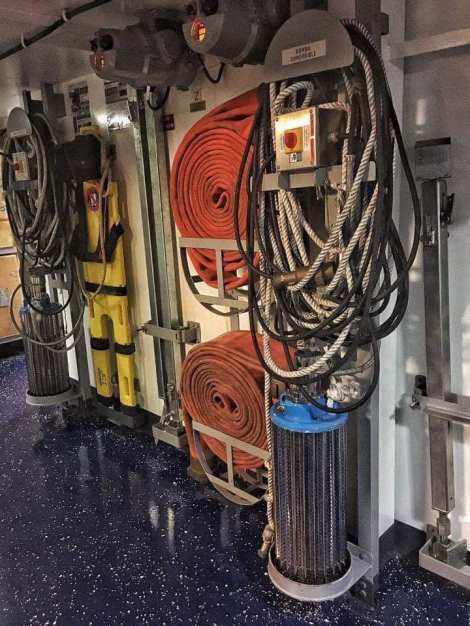 control de daños fragata noruega hnoms helge ingstad (f-313) (30)