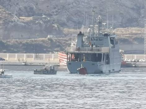 Naufragio empujadora Tren Naval Arsenal Cartagena Armada Española (4)